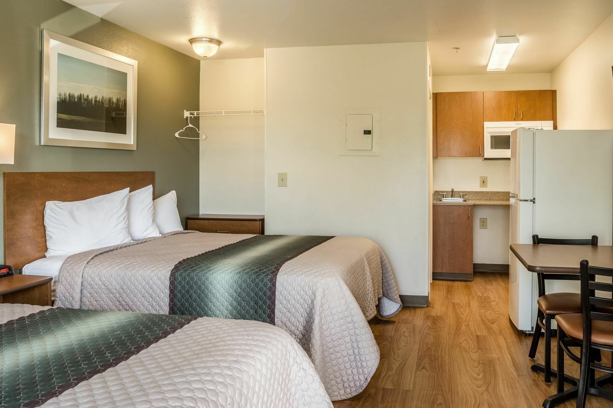Hometowne Studios By Red Roof Salem, Or Buitenkant foto